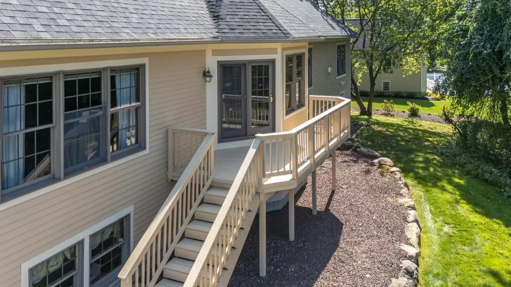 24 Foxcross Circle Concord NH 03301