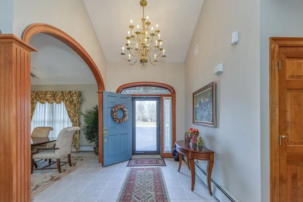 24 Foxcross Circle Concord NH 03301