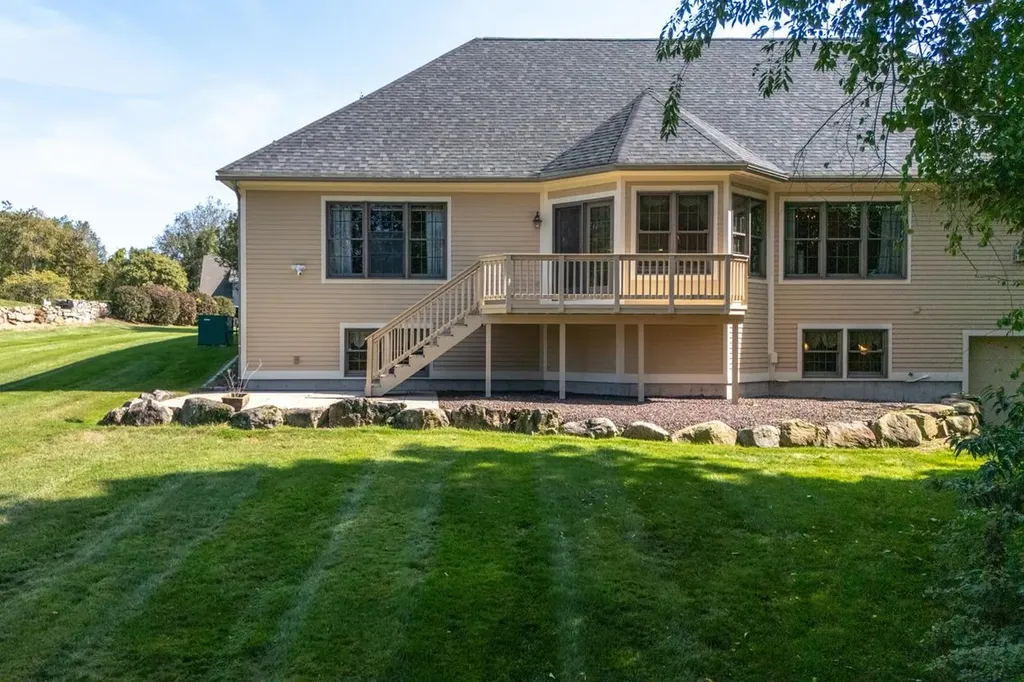 24 Foxcross Circle Concord NH 03301