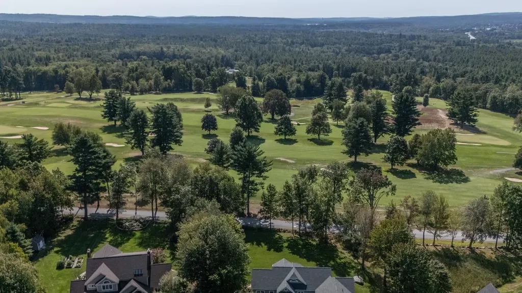 24 Foxcross Circle Concord NH 03301