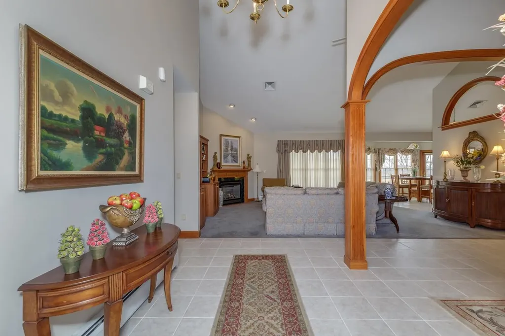 24 Foxcross Circle Concord NH 03301