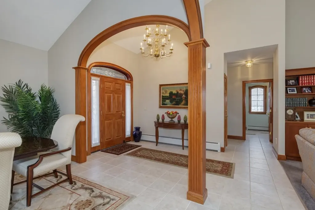 24 Foxcross Circle Concord NH 03301