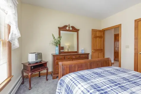24 Foxcross Circle Concord NH 03301