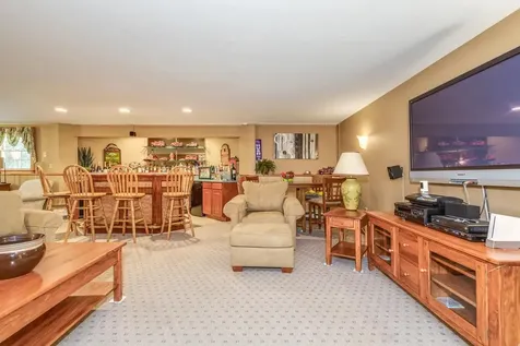 24 Foxcross Circle Concord NH 03301