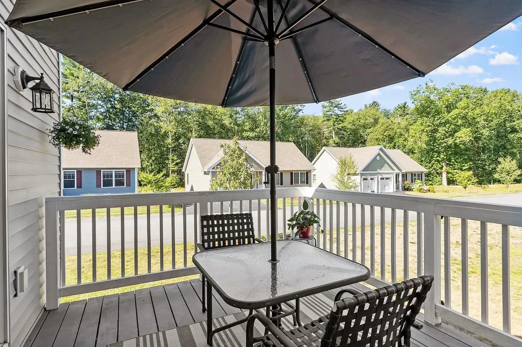 1 Redwood Road Pelham NH 03076