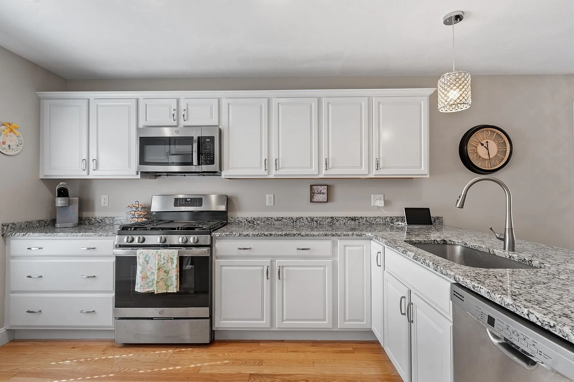 1 Redwood Road Pelham NH 03076