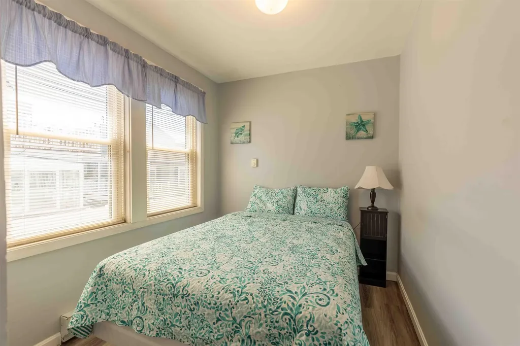 19 F Street Hampton NH 03842