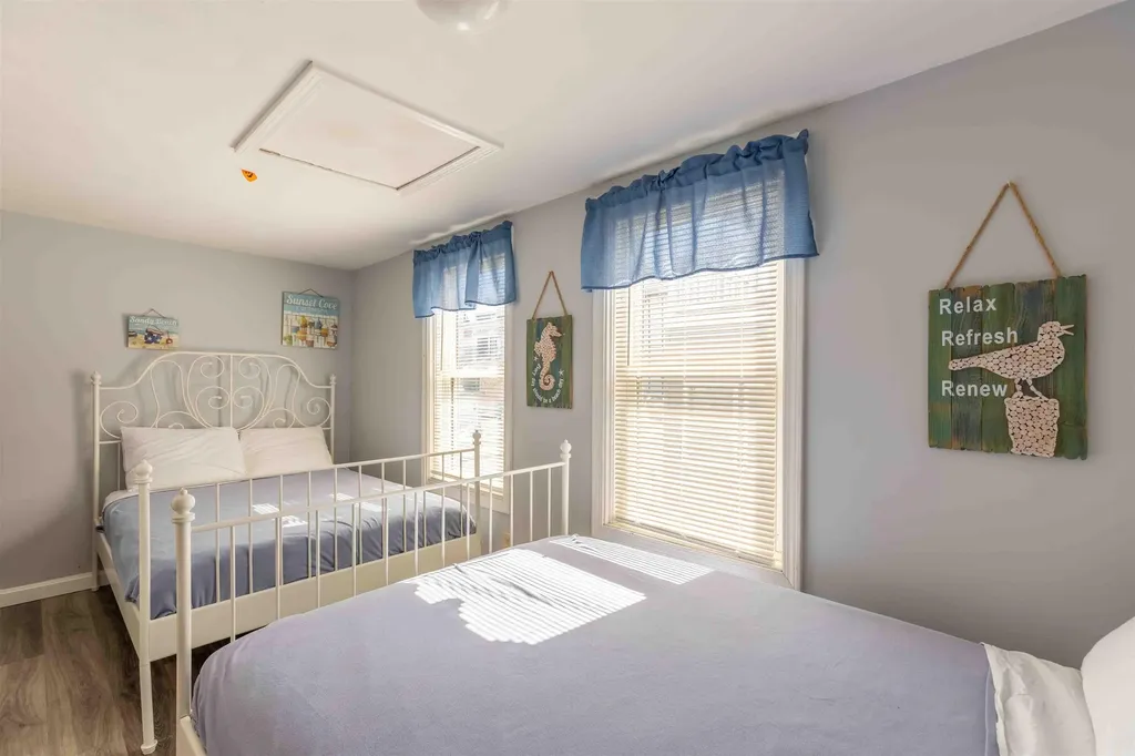 19 F Street Hampton NH 03842