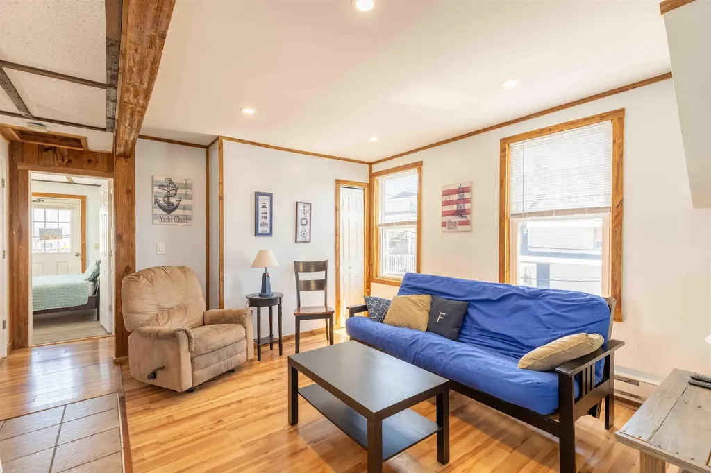 19 F Street Hampton NH 03842