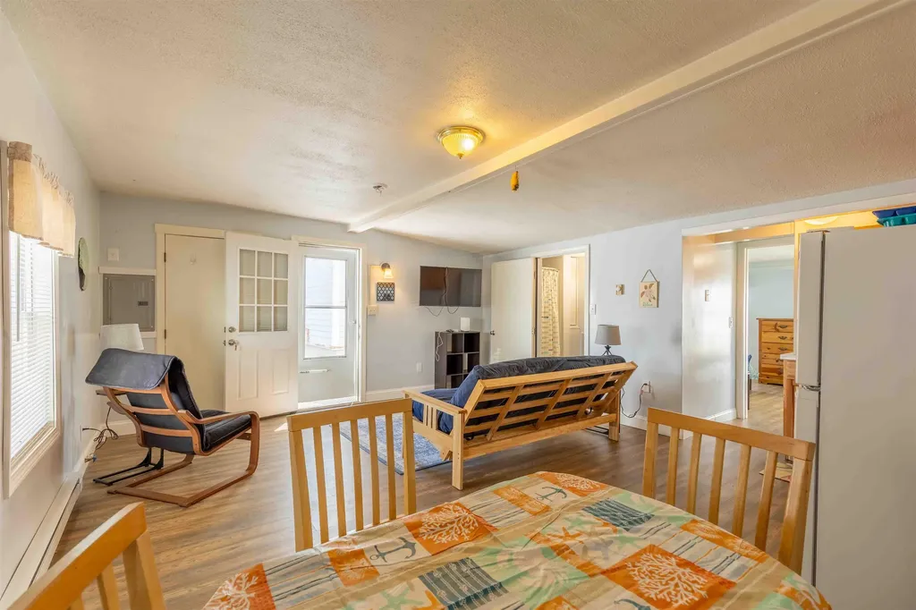 19 F Street Hampton NH 03842