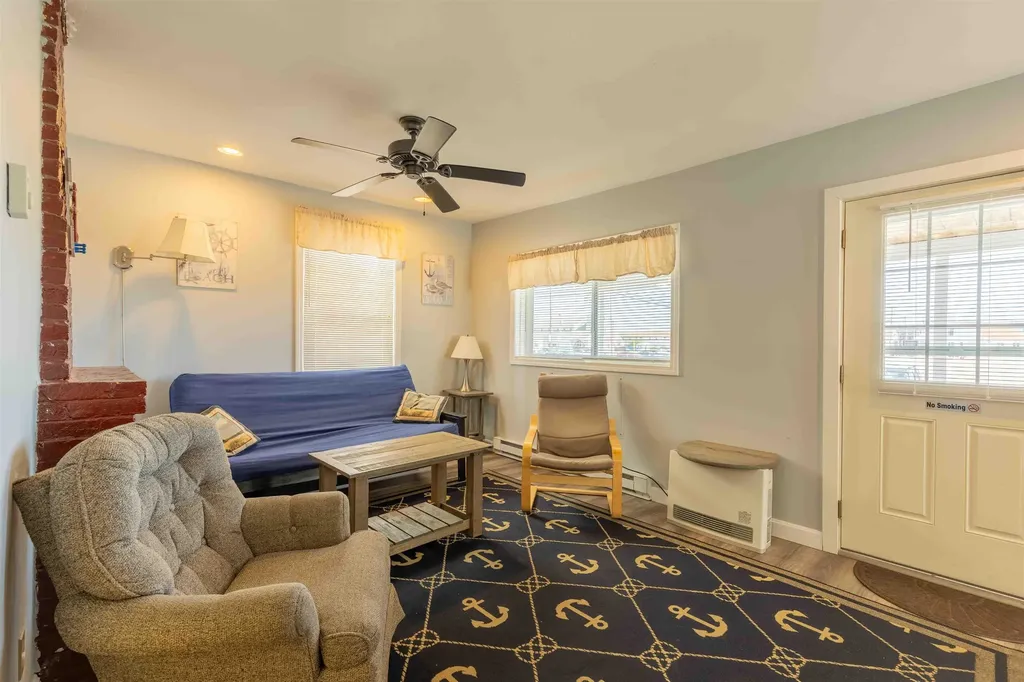 19 F Street Hampton NH 03842