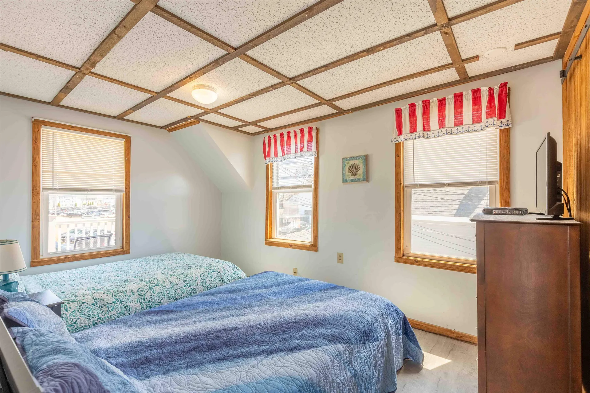 19 F Street Hampton NH 03842