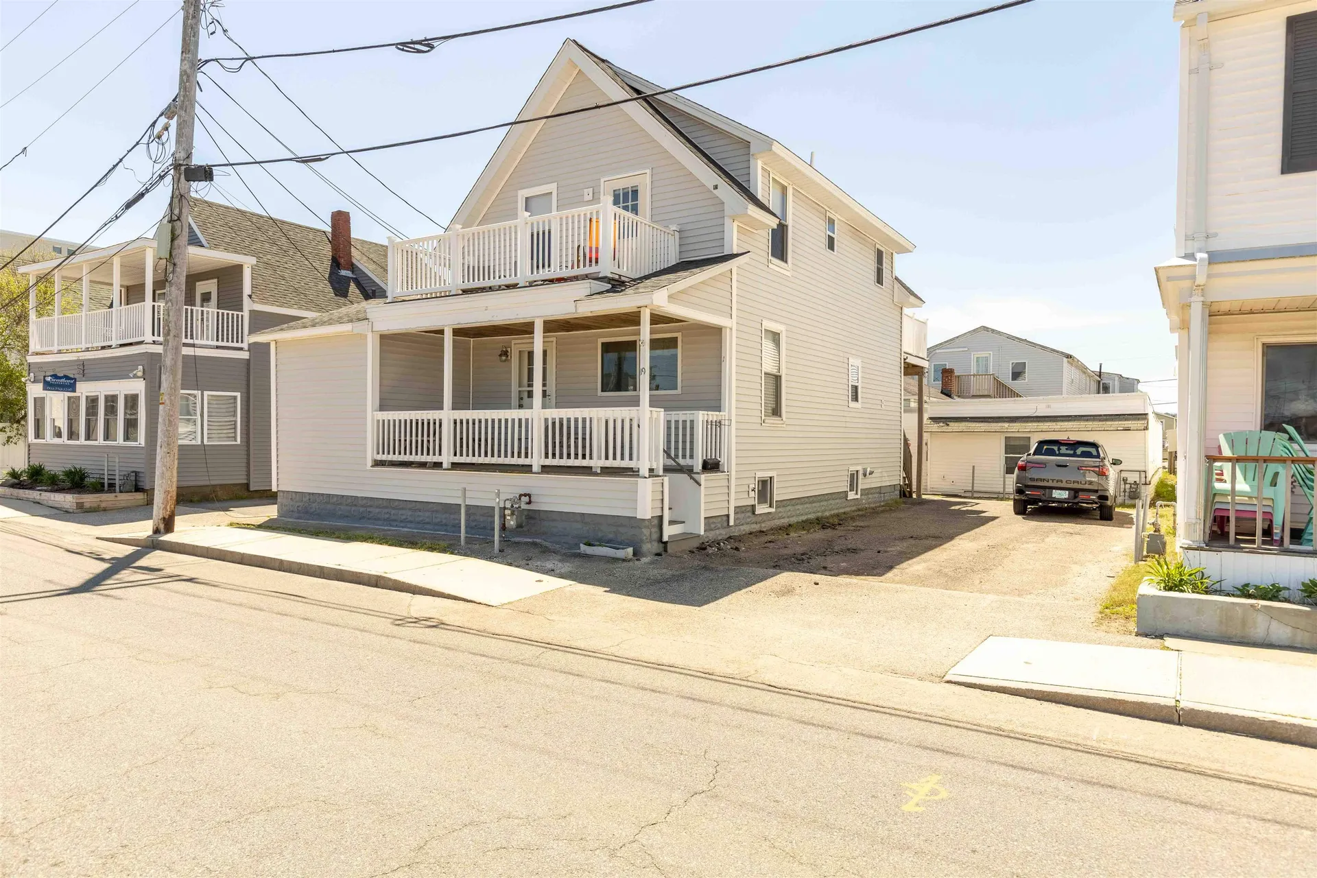 19 F Street Hampton NH 03842