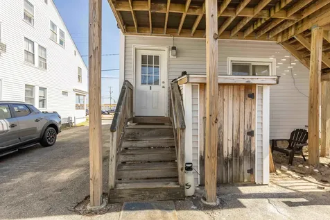 19 F Street Hampton NH 03842