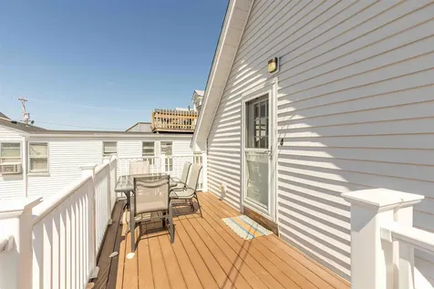 19 F Street Hampton NH 03842