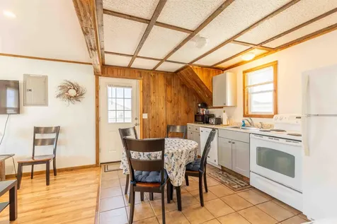 19 F Street Hampton NH 03842