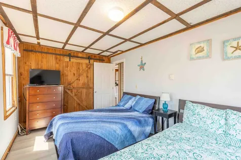 19 F Street Hampton NH 03842