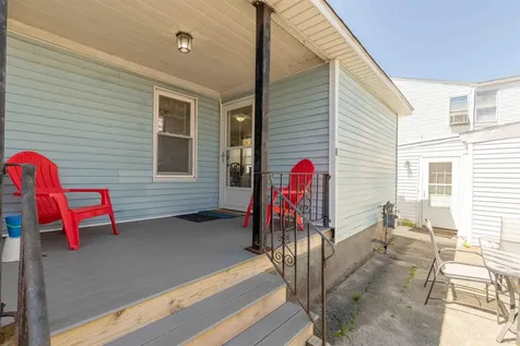 19 F Street Hampton NH 03842