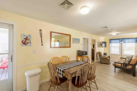 19 F Street Hampton NH 03842