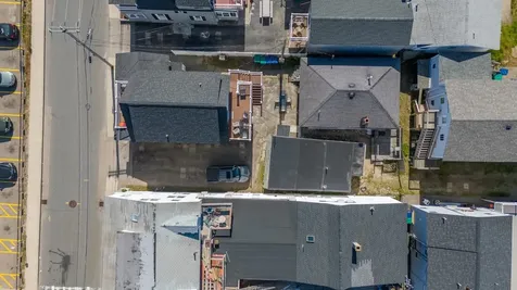 19 F Street Hampton NH 03842