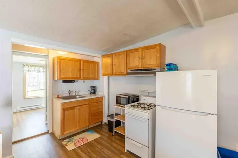 19 F Street Hampton NH 03842