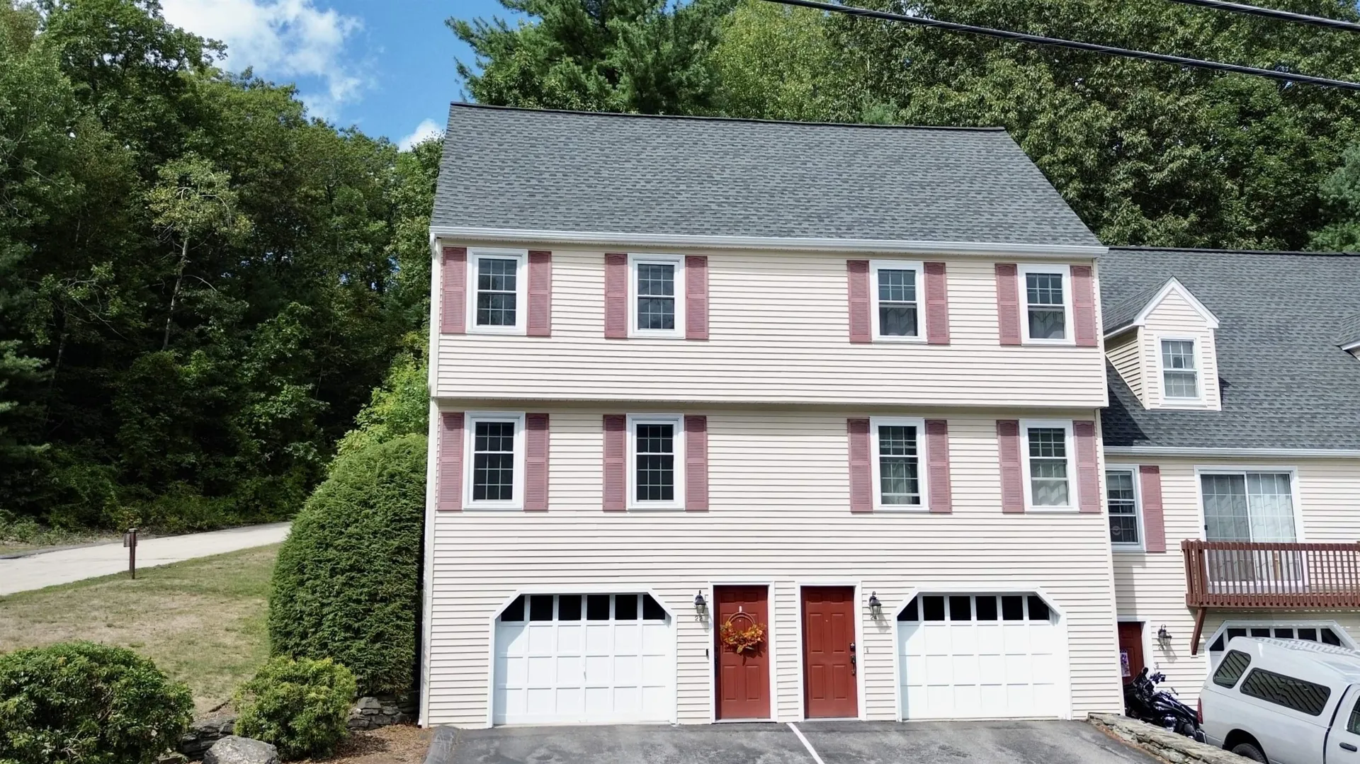 22 Hawkstead Hollow Nashua NH 03063