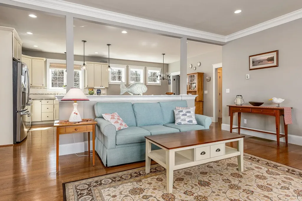 25 Shore Lane Dover NH 03820