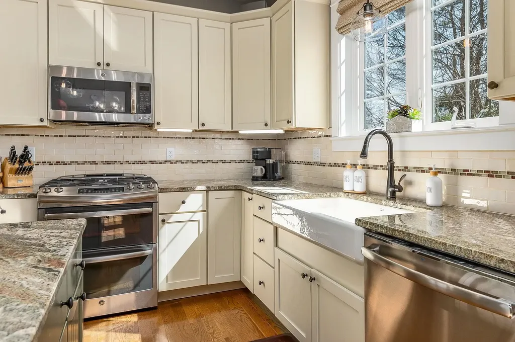 25 Shore Lane Dover NH 03820