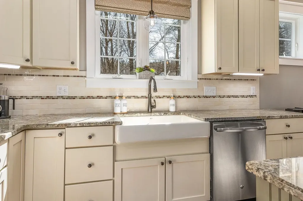 25 Shore Lane Dover NH 03820