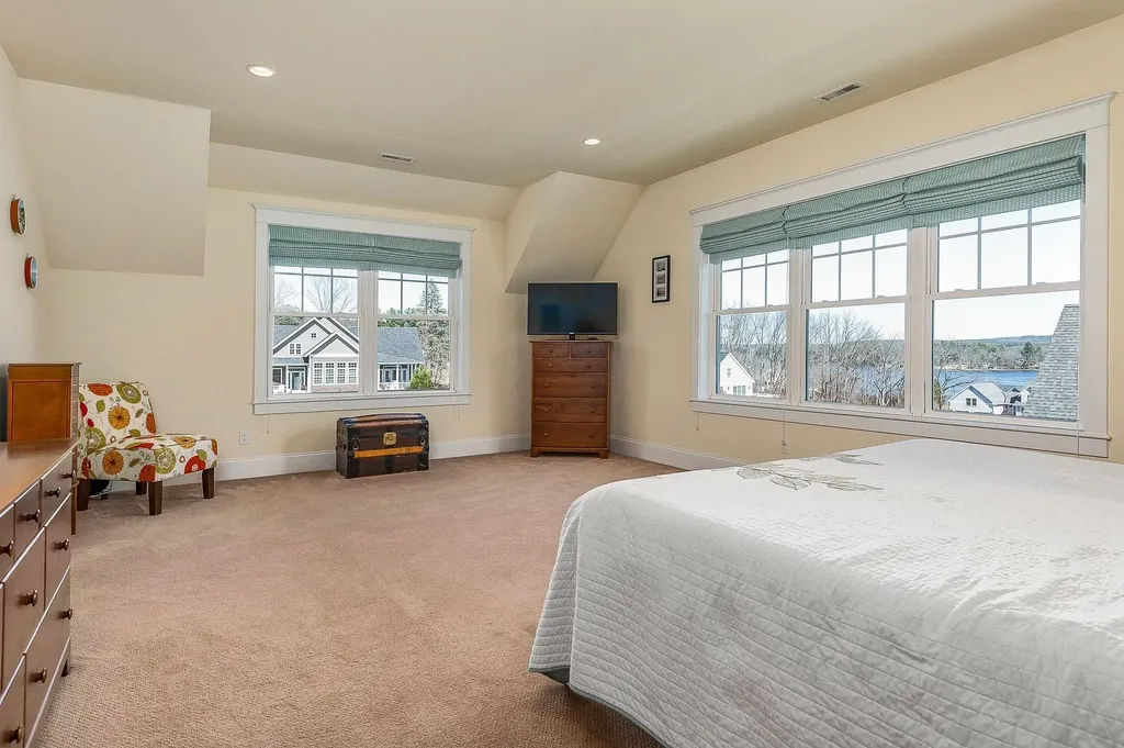 25 Shore Lane Dover NH 03820