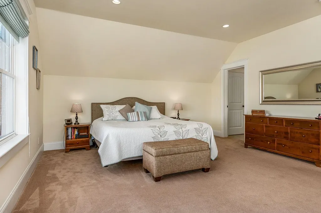 25 Shore Lane Dover NH 03820