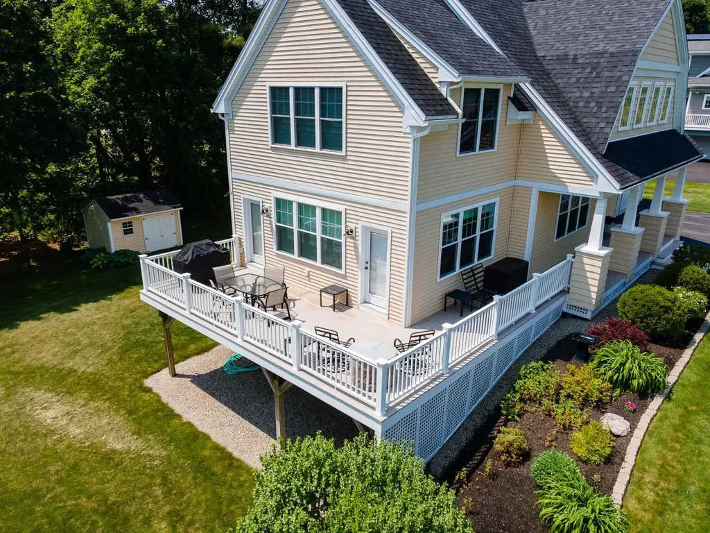 25 Shore Lane Dover NH 03820