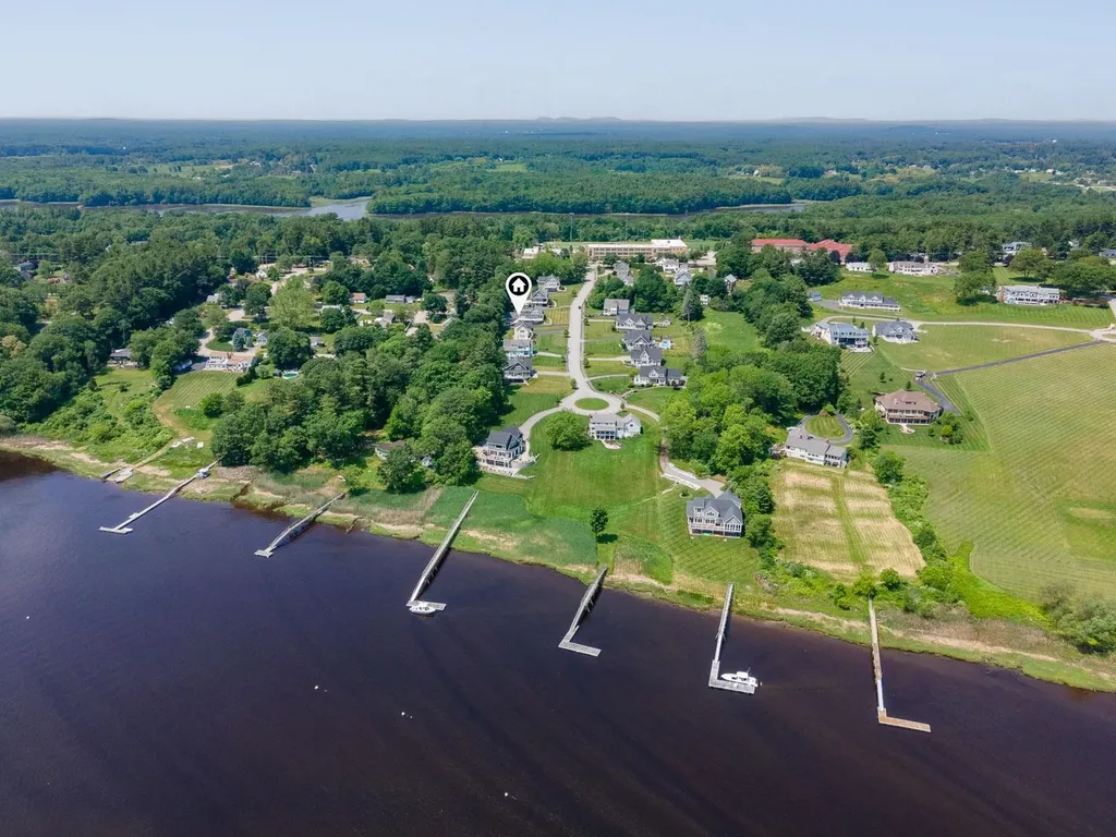 25 Shore Lane Dover NH 03820