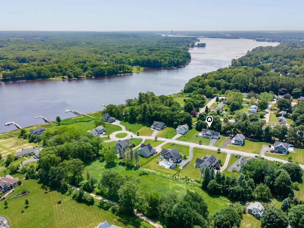 25 Shore Lane Dover NH 03820