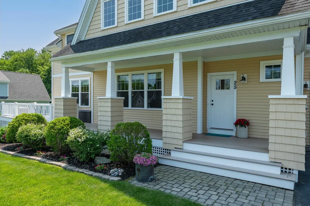 25 Shore Lane Dover NH 03820