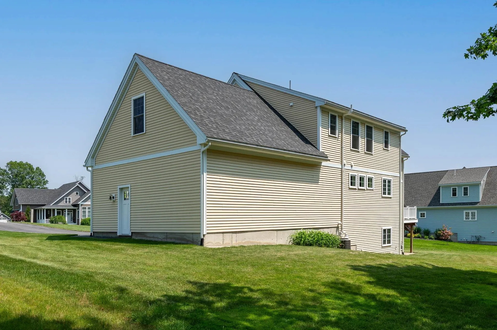 25 Shore Lane Dover NH 03820