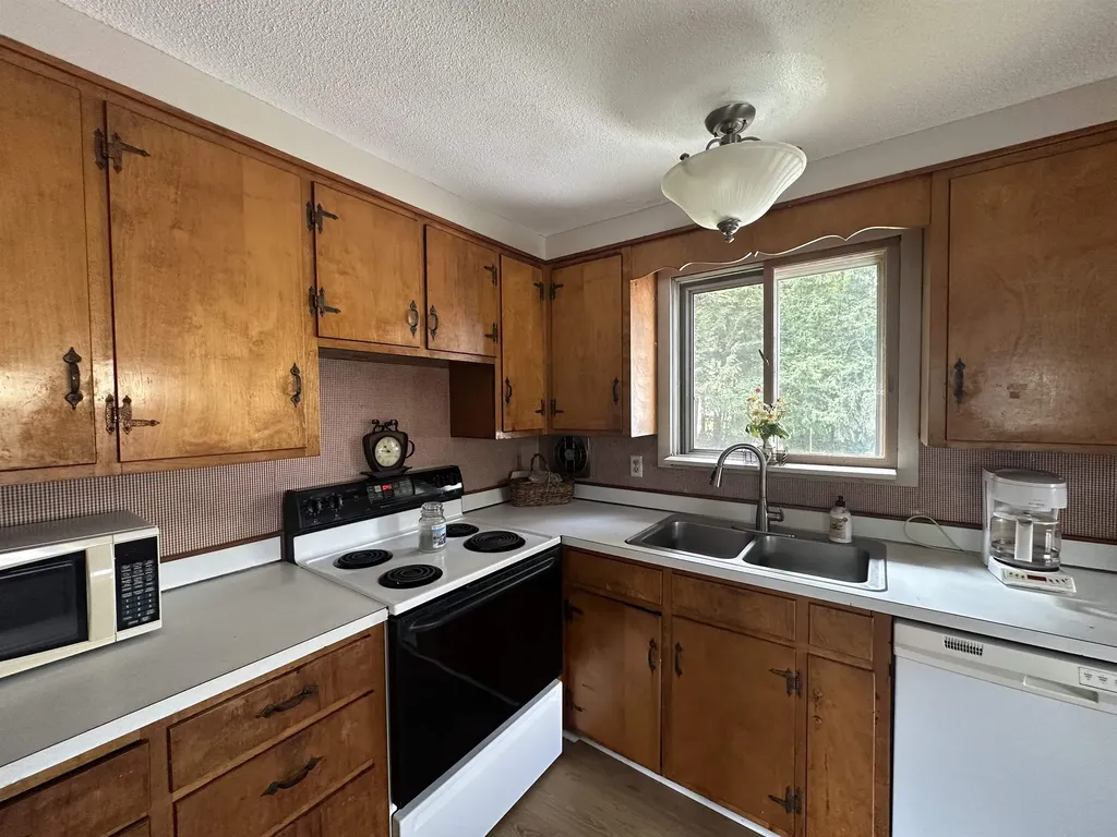 36 Kennedy Drive Keene NH 03431