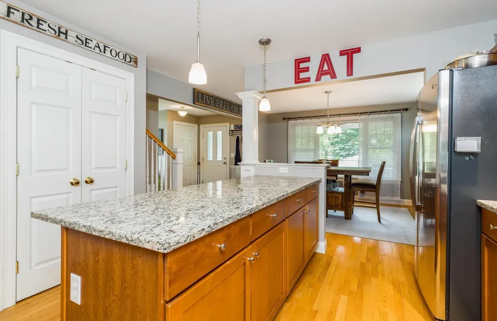 6 Rocky Ridge Circle Exeter NH 03833