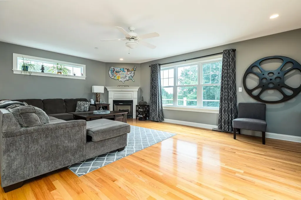 6 Rocky Ridge Circle Exeter NH 03833