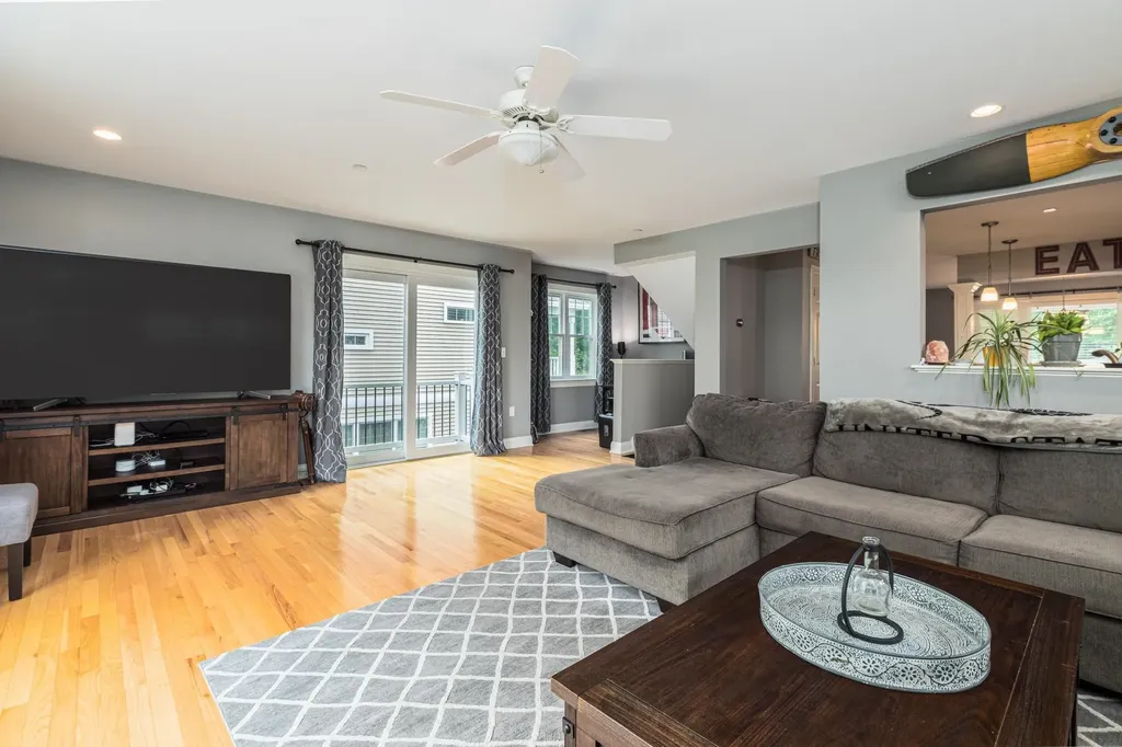 6 Rocky Ridge Circle Exeter NH 03833