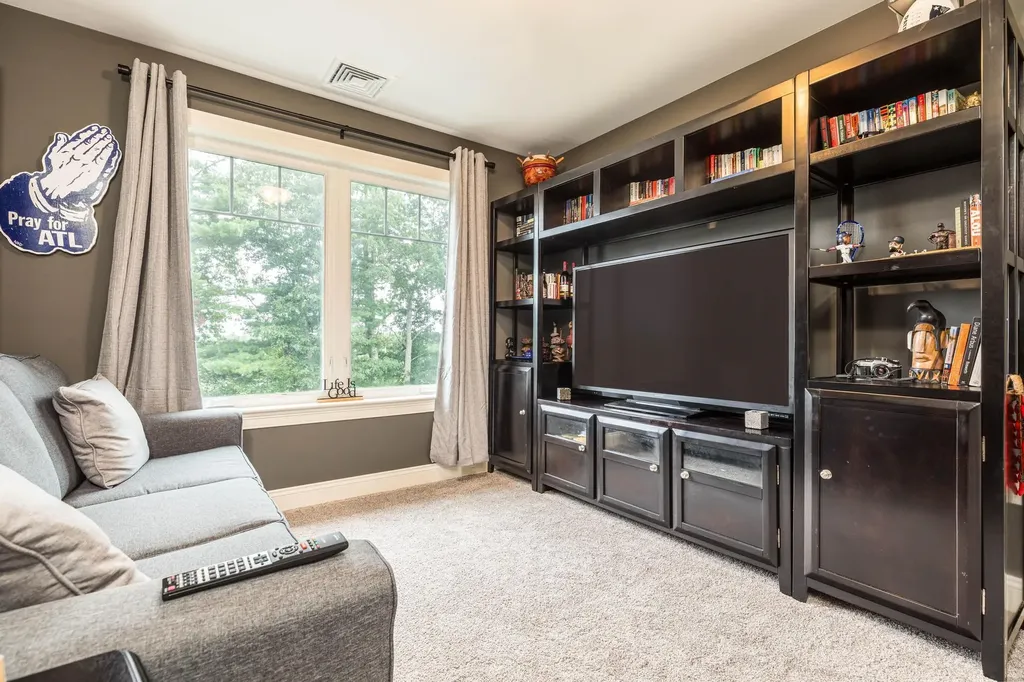 6 Rocky Ridge Circle Exeter NH 03833