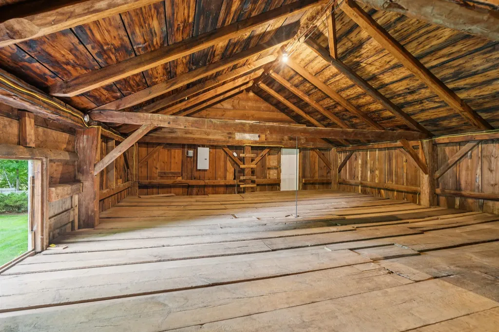 588 Nh Route 10 Orford NH 03777