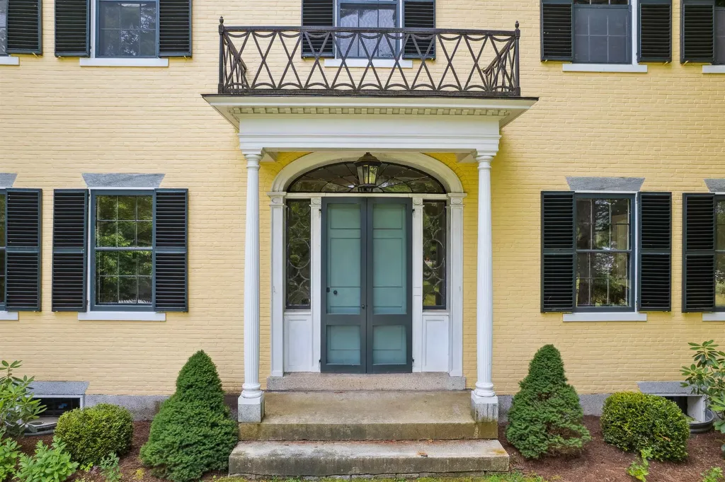 588 Nh Route 10 Orford NH 03777