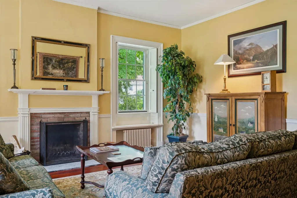 588 Nh Route 10 Orford NH 03777