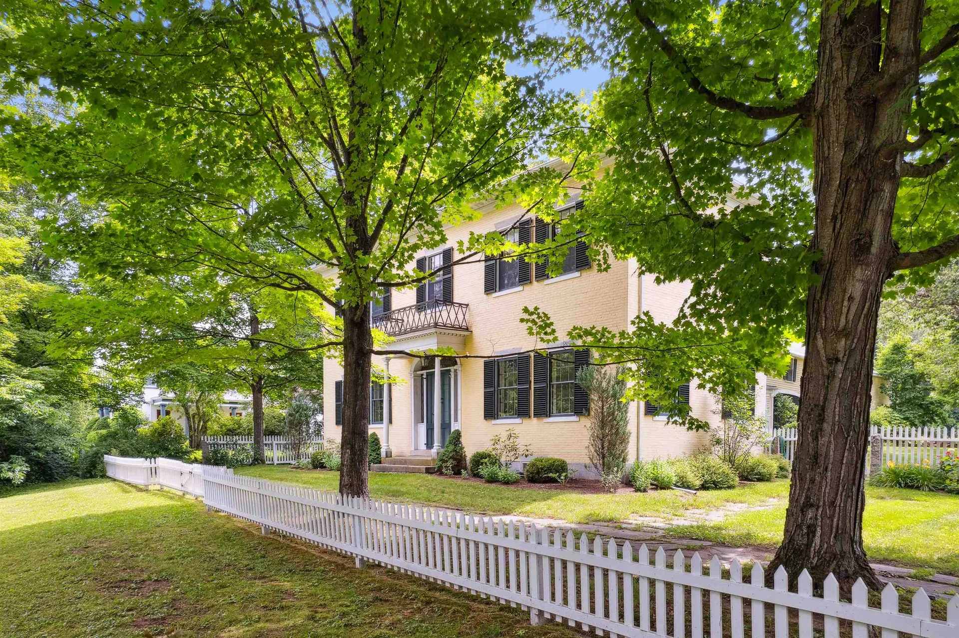 588 Nh Route 10 Orford NH 03777