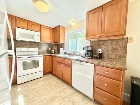 10 Roulston Road Windham NH 03087