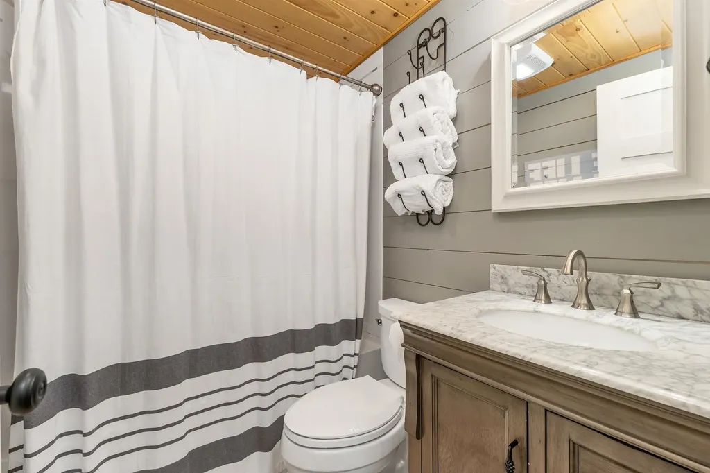 12 Norma Lane Wolfeboro NH 03894