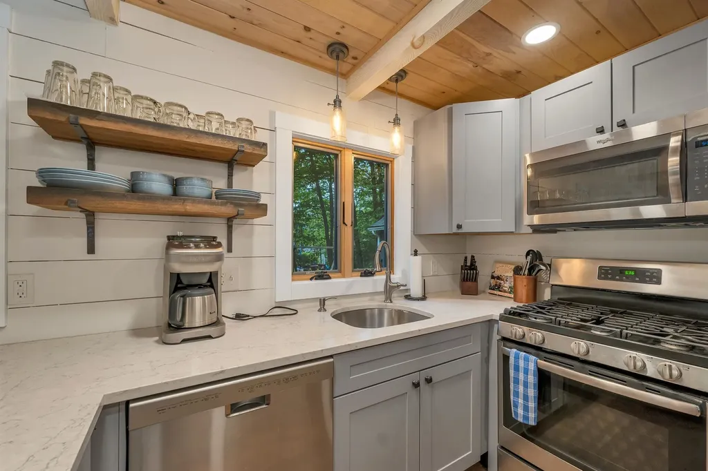 12 Norma Lane Wolfeboro NH 03894