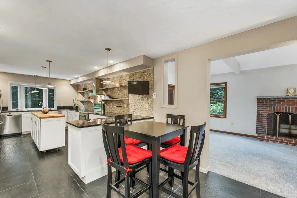 16 Spillway Lane Concord NH 03301