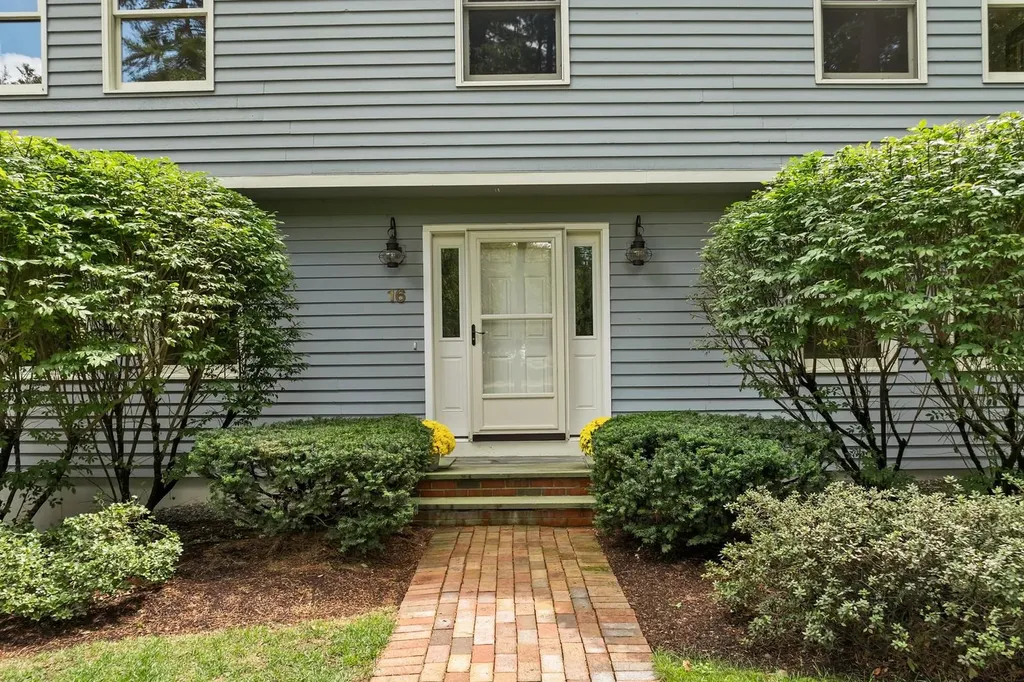 16 Spillway Lane Concord NH 03301